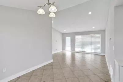 9431 NW 10th Street, Pembroke Pines, FL 33024 - Photo 4