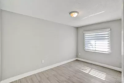 9431 NW 10th Street, Pembroke Pines, FL 33024 - Photo 18