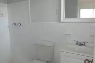 1200 Marseille Dr, Miami Beach, FL 33141 - Photo 12