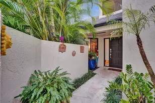 372 NW 97th Ave, Plantation, FL 33324 - Photo 2
