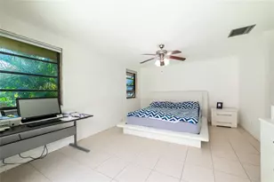 402 St Andrews Rd, Hollywood, FL 33021 - Photo 4
