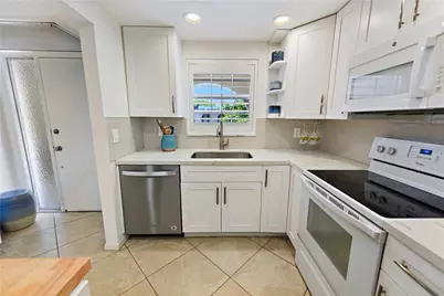 775 Jeffery Street #303, Boca Raton, FL 33487 - Photo 4