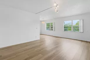 13250 SW 4th Ct, Pembroke Pines, FL 33027 - Photo 4