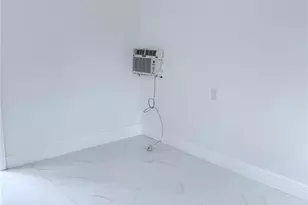 721 NE 139th St, North Miami, FL 33161 - Photo 10