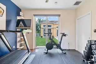 15561 NW 12th Pl, Pembroke Pines, FL 33028 - Photo 20