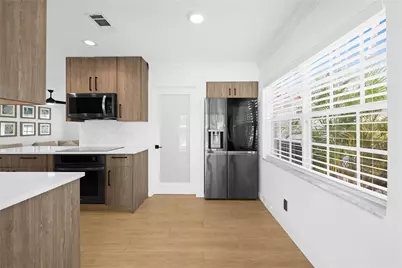 530 SW 11th Avenue, Fort Lauderdale, FL 33312 - Photo 16