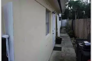 700 SW 61st Ave, Miami, FL 33144 - Photo 2