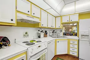 860 SE 6th Ave, Deerfield Beach, FL 33441 - Photo 10