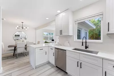 1532 NE 28 Drive, Wilton Manors, FL 33334 - Photo 10