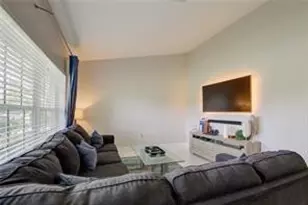 6429 NW 52nd Ct, Lauderhill, FL 33319 - Photo 10