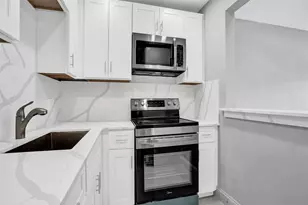 701 Pine Dr, Pompano Beach, FL 33060 - Photo 8