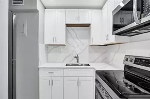 701 Pine Dr, Pompano Beach, FL 33060 - Photo 6