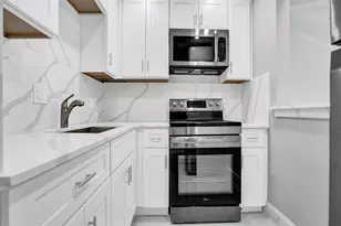 701 Pine Dr, Pompano Beach, FL 33060 - Photo 1