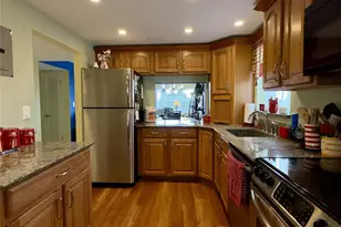 2304 S Cypress Bend Dr, Pompano Beach, FL 33069 - Photo 10