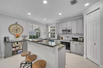 81 Legacy Court, Delray Beach, FL 33445 - Photo 14