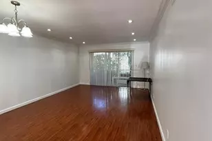 218 NE 12th Ave, Hallandale Beach, FL 33009 - Photo 10