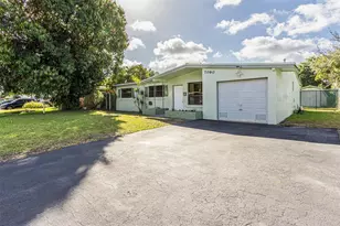 7090 Scott St, Hollywood, FL 33024 - Photo 2