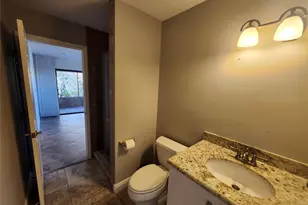 201 Dunwoody Ln, Hollywood, FL 33021 - Photo 22