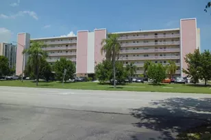 901 NE 14th Ave, Hallandale Beach, FL 33009 - Photo 14