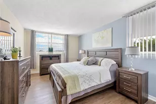 2811 Somerset Dr, Fort Lauderdale, FL 33311 - Photo 10