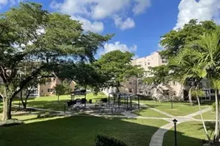 2811 Somerset Dr, Fort Lauderdale, FL 33311 - Photo 18