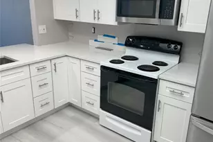 2731 NE 28th Ct, Pompano Beach, FL 33064 - Photo 20