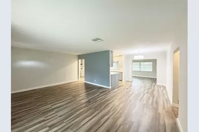 9602 NW 72nd Street, Tamarac, FL 33321 - Photo 8