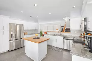 9246 SE Deerberry Pl, Jupiter, FL 33469 - Photo 16