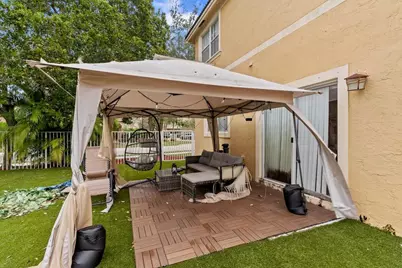 904 NW 126th Avenue, Coral Springs, FL 33071 - Photo 2