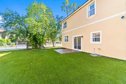 904 NW 126th Avenue, Coral Springs, FL 33071 - Photo 2