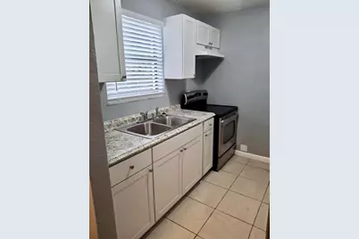 910 Wagner Place #1, Fort Pierce, FL 34982 - Photo 4