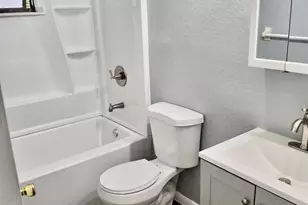 910 Wagner Pl, Fort Pierce, FL 34982 - Photo 6