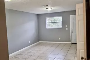 910 Wagner Pl, Fort Pierce, FL 34982 - Photo 2