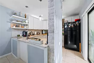 3387 Cocoplum Cir, Pompano Beach, FL 33063 - Photo 8