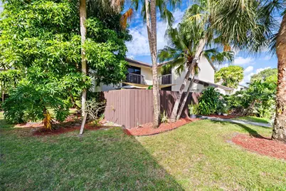 3387 Cocoplum Circle, Pompano Beach, FL 33063 - Photo 2