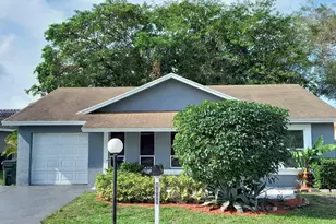 4685 Pine Grove Dr, Delray Beach, FL 33445 - Photo 1