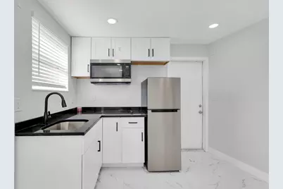 851 NW 4th Avenue, Pompano Beach, FL 33060 - Photo 6