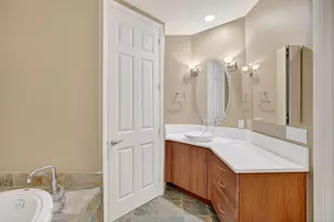 2633 NE 14th Ave, Wilton Manors, FL 33334 - Photo 20