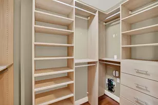 2633 NE 14th Ave, Wilton Manors, FL 33334 - Photo 32