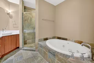 2633 NE 14th Ave, Wilton Manors, FL 33334 - Photo 18