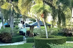 2100 NE 38th St, Lighthouse Point, FL 33064 - Photo 12