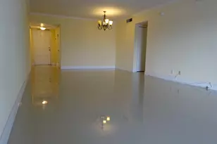 2801 N Palm Aire Dr, Pompano Beach, FL 33069 - Photo 18