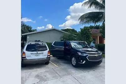 2707 NW 15th Street #2, Fort Lauderdale, FL 33311 - Photo 2