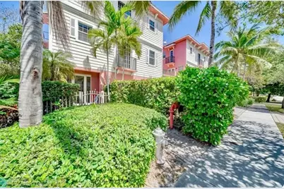 3213 NE 5th Street #201, Pompano Beach, FL 33062 - Photo 2