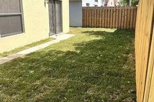 817 E Palm Run Dr, Pompano Beach, FL 33068 - Photo 24