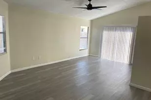 817 E Palm Run Dr, Pompano Beach, FL 33068 - Photo 16