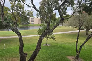 9531 S Seagrape Dr, Davie, FL 33324 - Photo 36