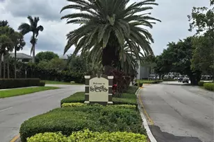 9531 S Seagrape Dr, Davie, FL 33324 - Photo 1