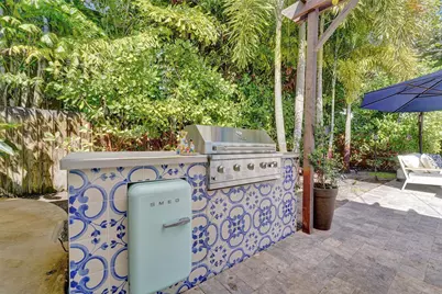 539 NE 25th Street, Wilton Manors, FL 33305 - Photo 32