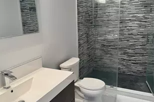 8201 NW 198th St, Hialeah, FL 33015 - Photo 20